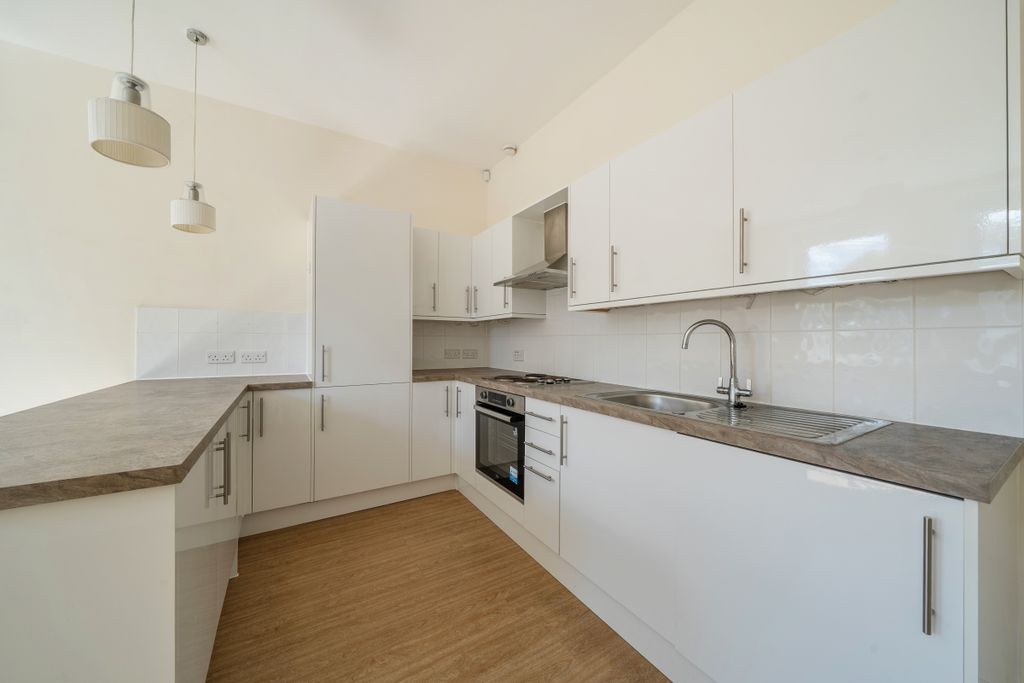 Property photo 2 of 12 1449535-10-69E60B...