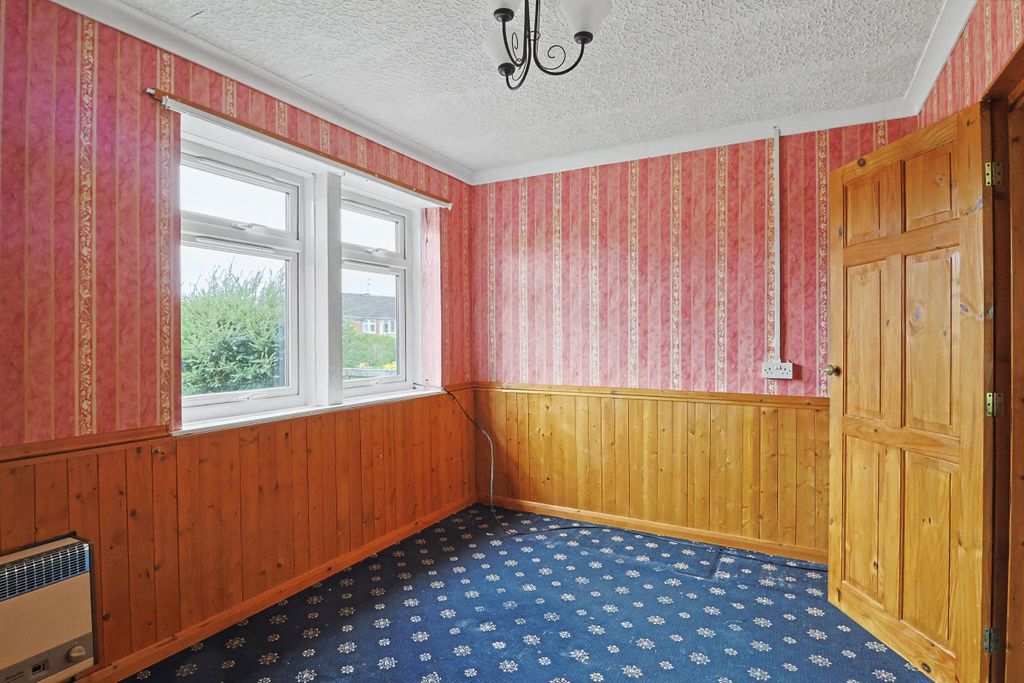 Property photo 2 of 16 103 Marl Close, Yeovil, BA21 3Nf