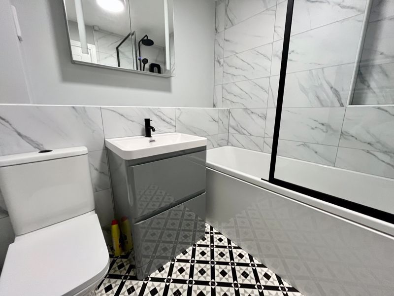 Property photo 3 of 10 Bathroom