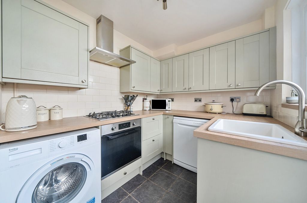 Property photo 3 of 14 1327370-7-6880F16...