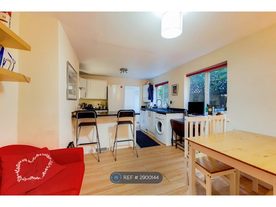 Property photo 3 of 34