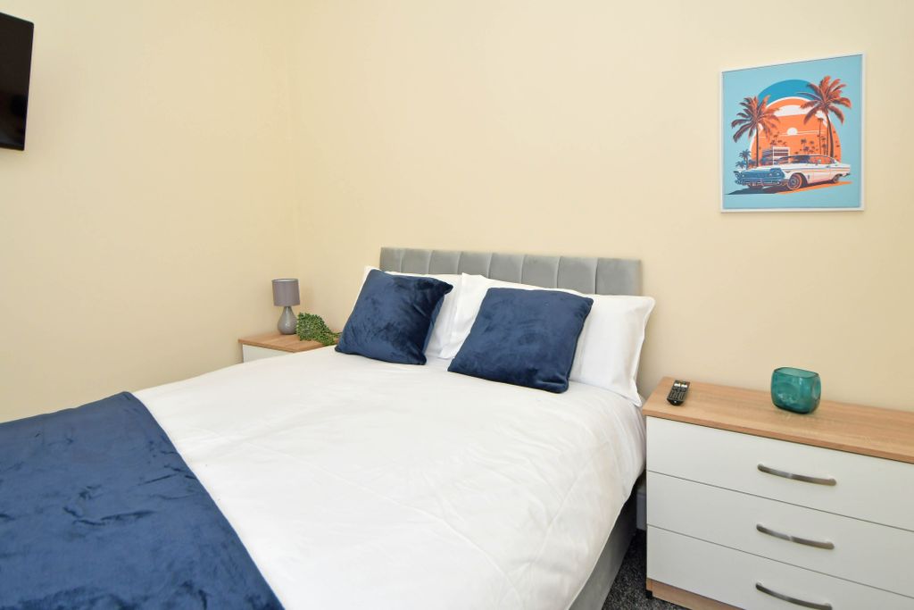 Property photo 3 of 22 Room 1 - Double Room