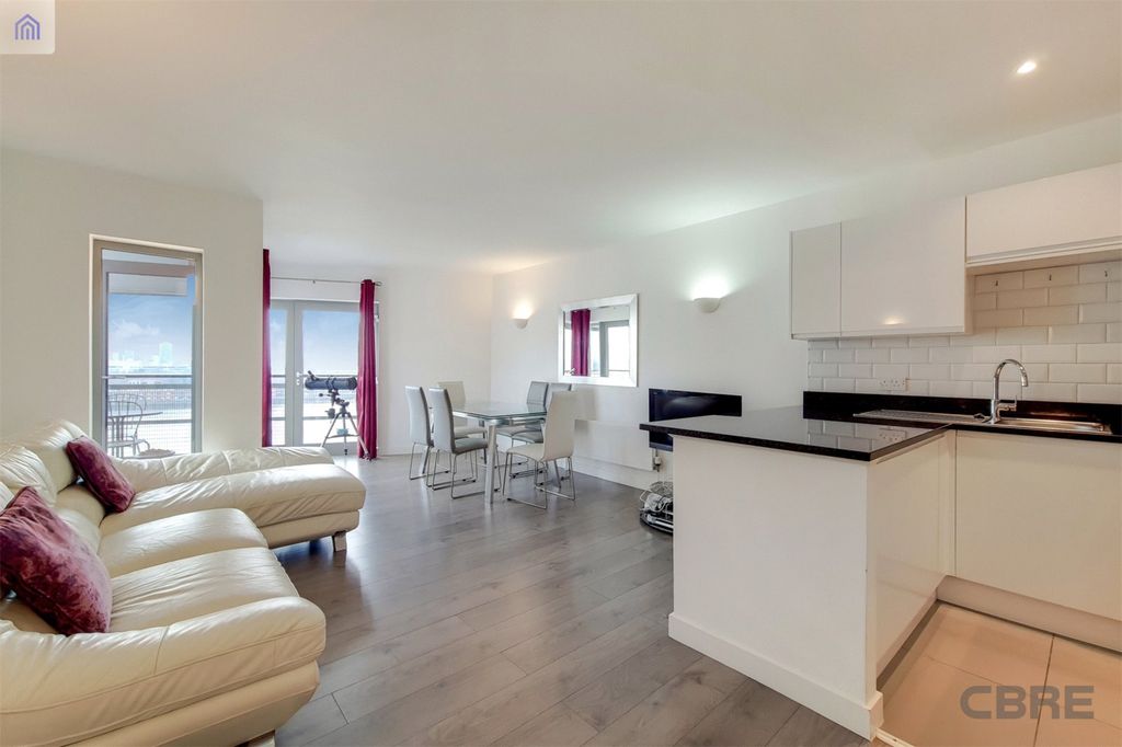 Property photo 1 of 15 Hutchings Wharf
