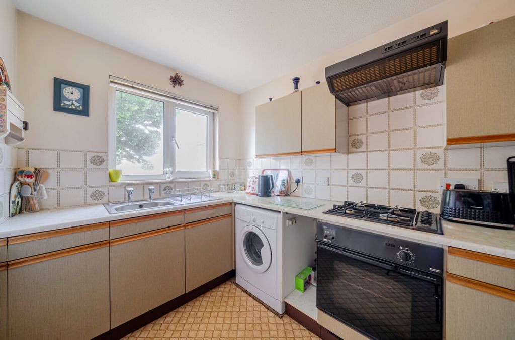 Property photo 2 of 10 1486414-15-6A4783...