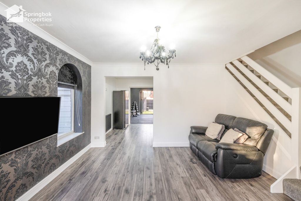 Property photo 3 of 13 Image 2