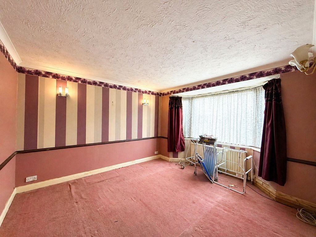 Property photo 3 of 12 Picture No. 18