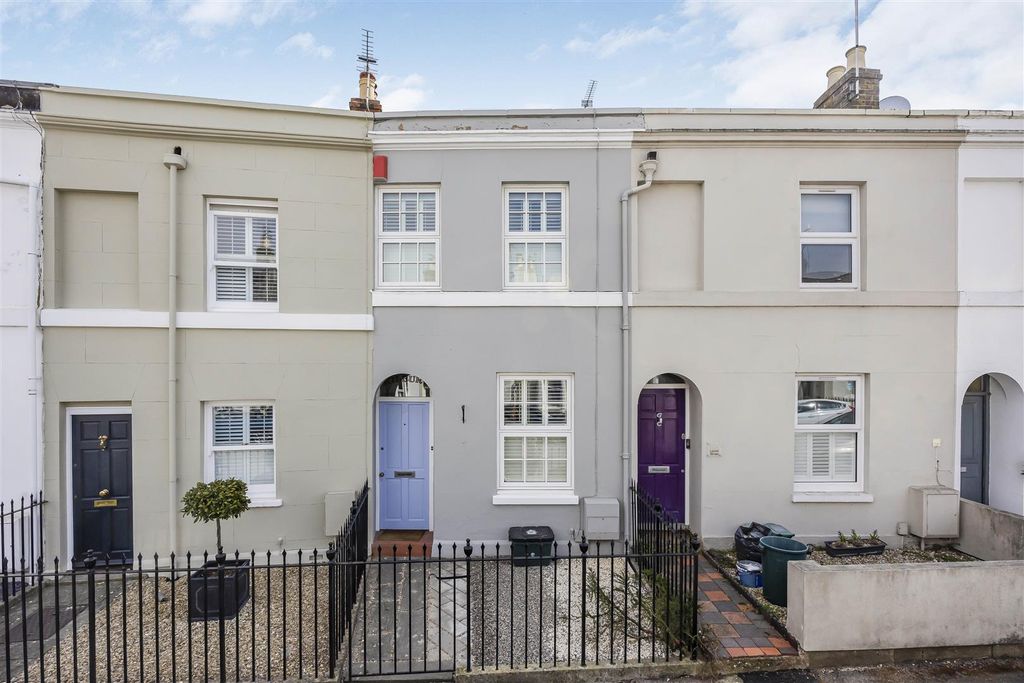 Property photo 1 of 11 External