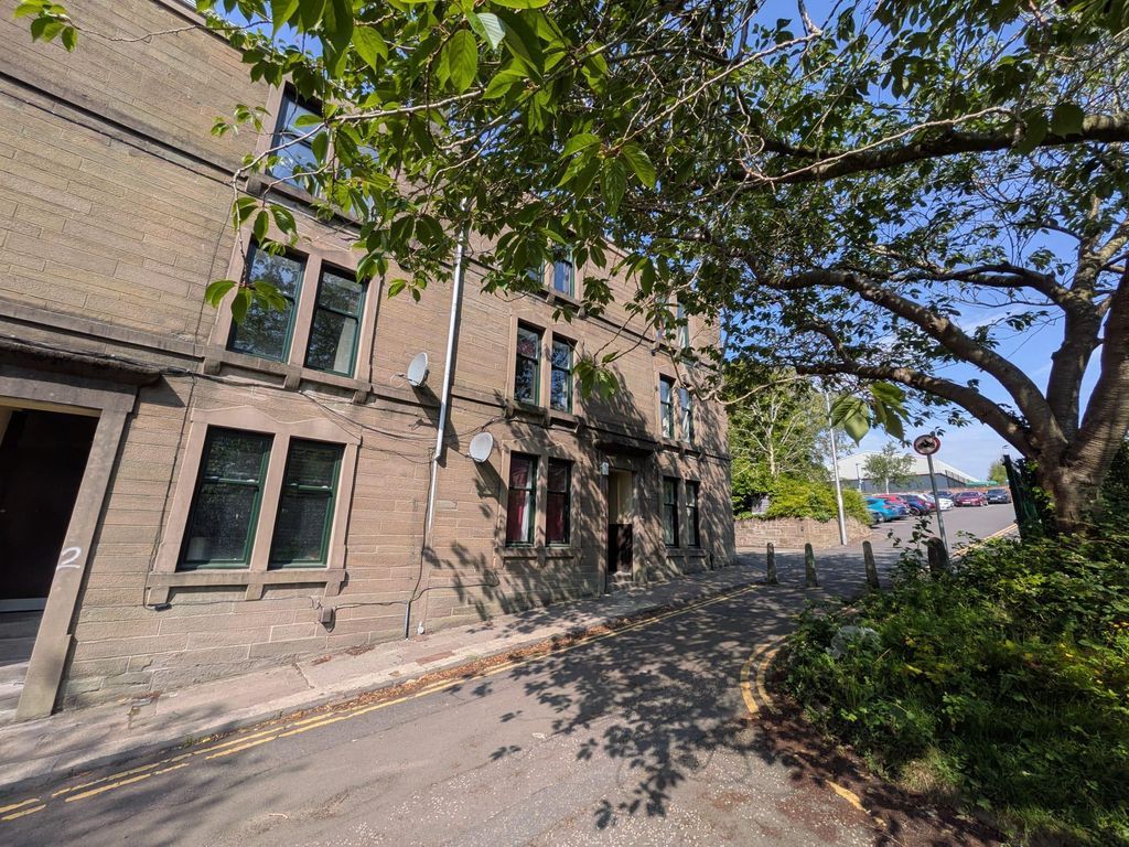 Property photo 1 of 5