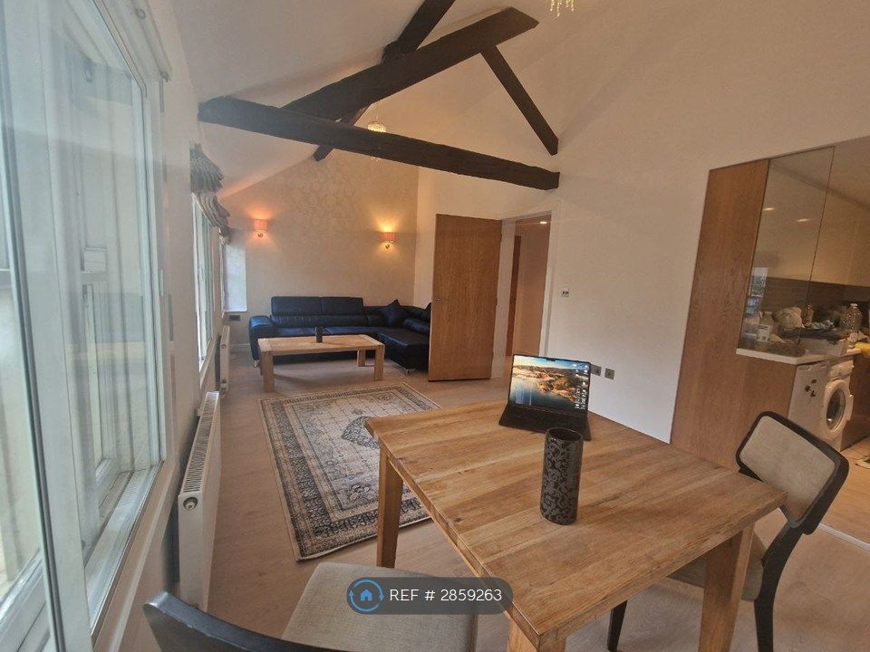 Property photo 1 of 10 Lounge/Dinning (Very Large 6/3m - 20/10ft)