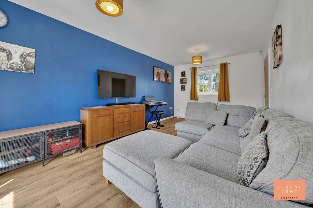 Property photo 2 of 38