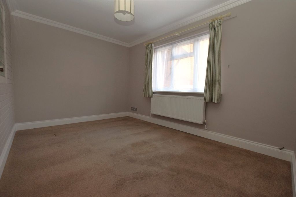 Property photo 3 of 10 Living Room