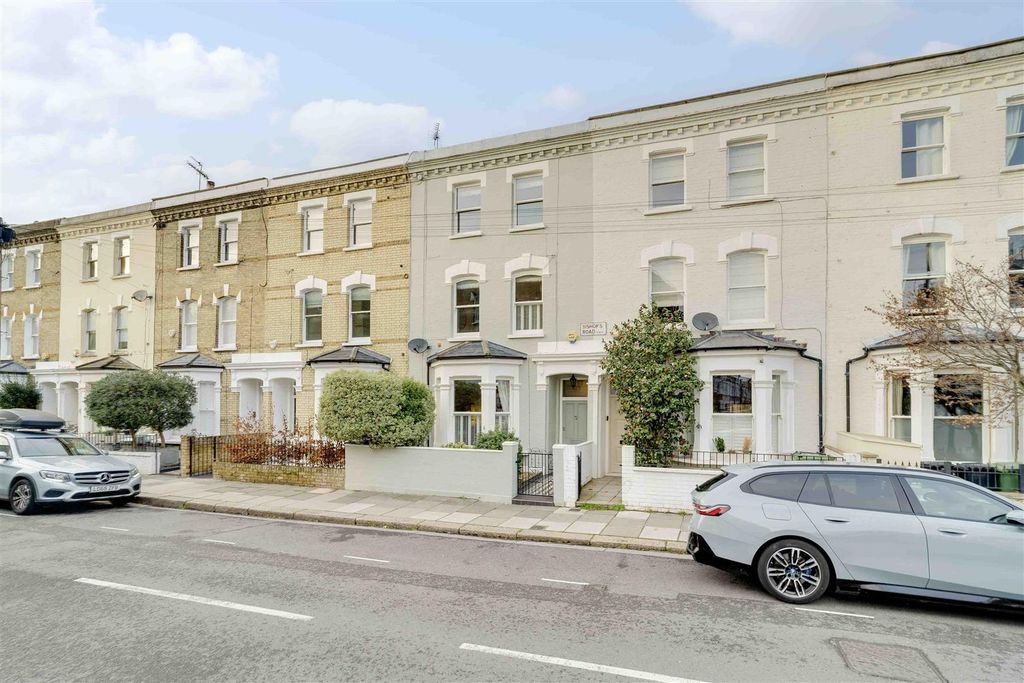 Property photo 3 of 28