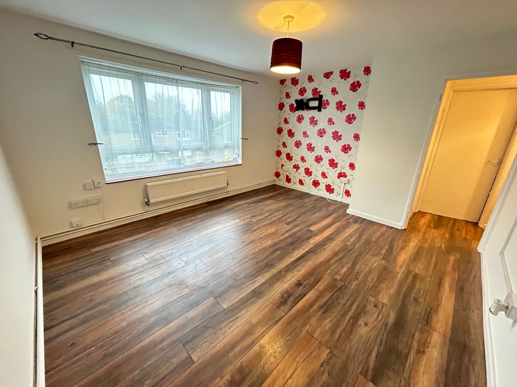 Property photo 2 of 8 Image