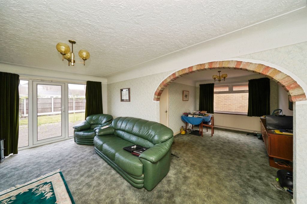 Property photo 2 of 17