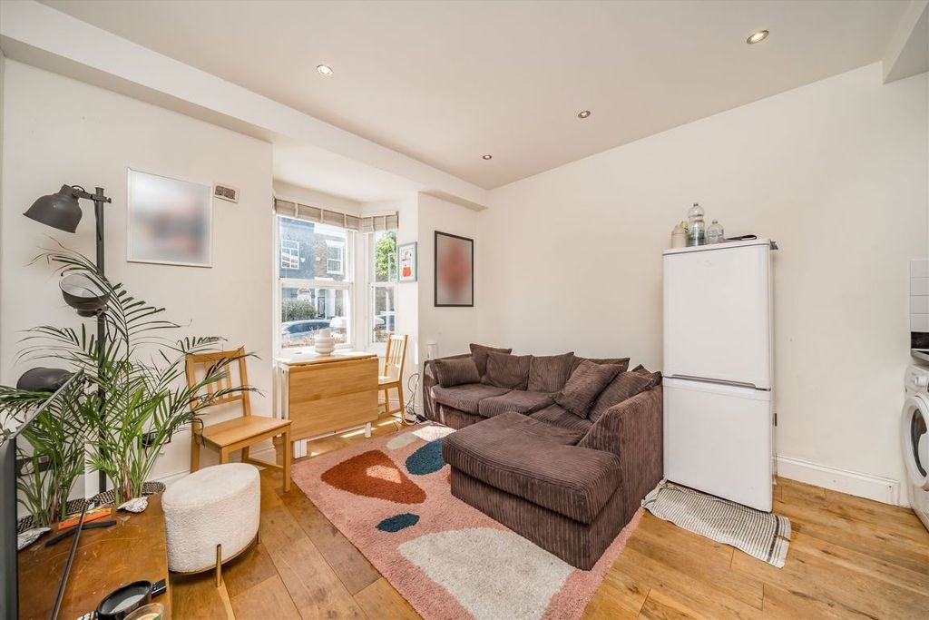 Property photo 2 of 6