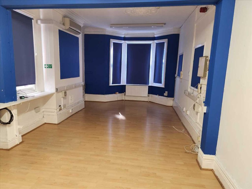 Property photo 3 of 7 Reception Office
