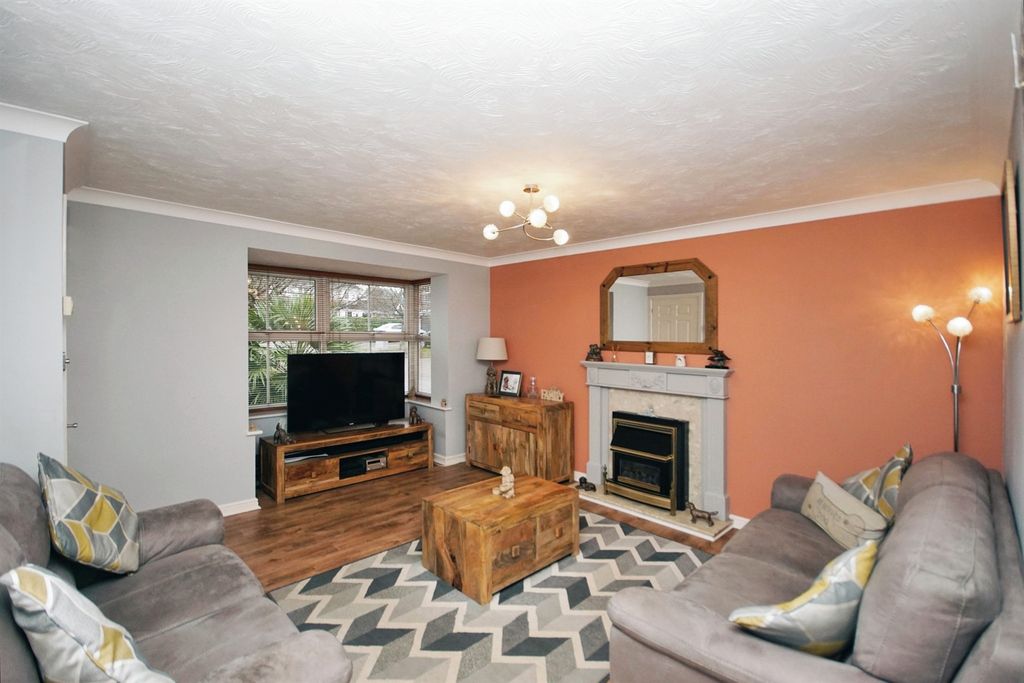 Property photo 2 of 21