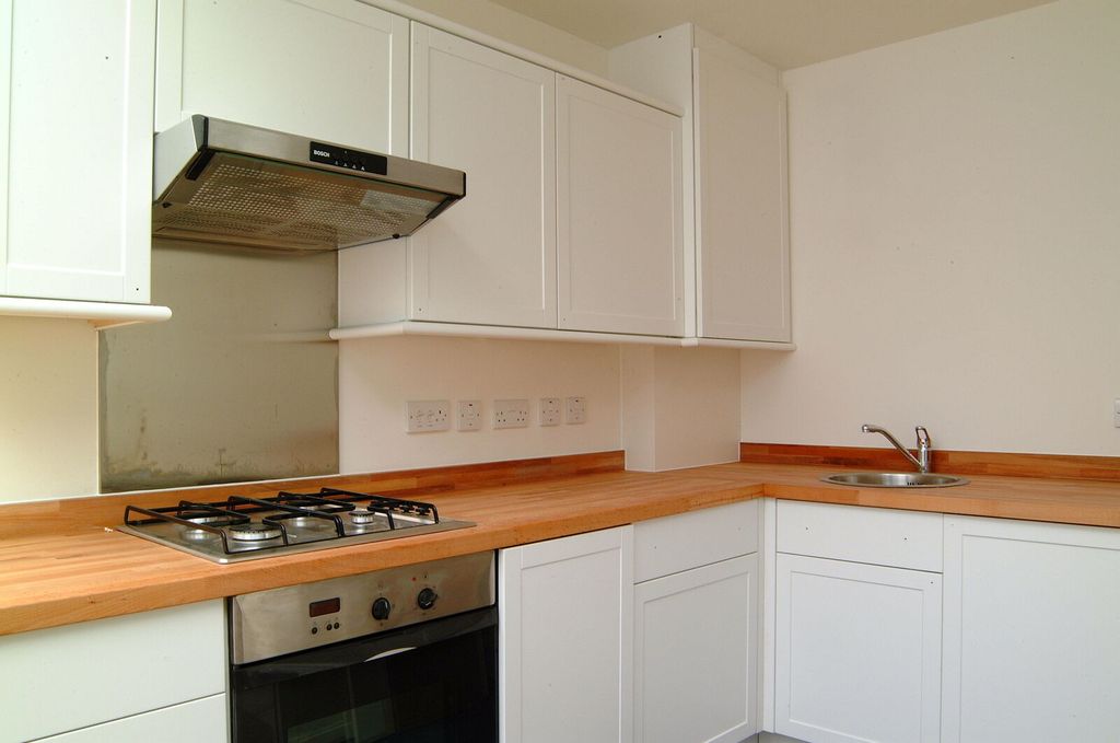 Property photo 1 of 4