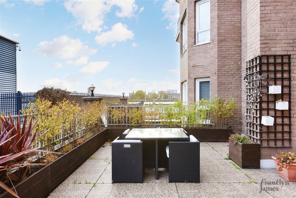 Property photo 2 of 16 Hera Court (10).Jpg