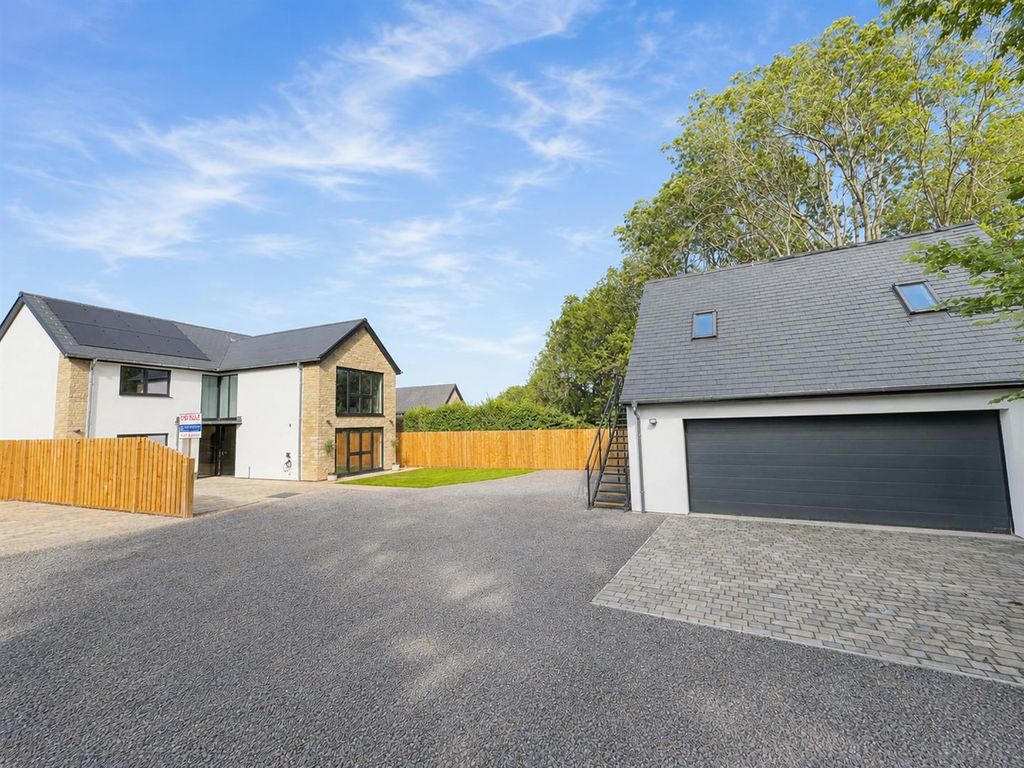 Property photo 1 of 30