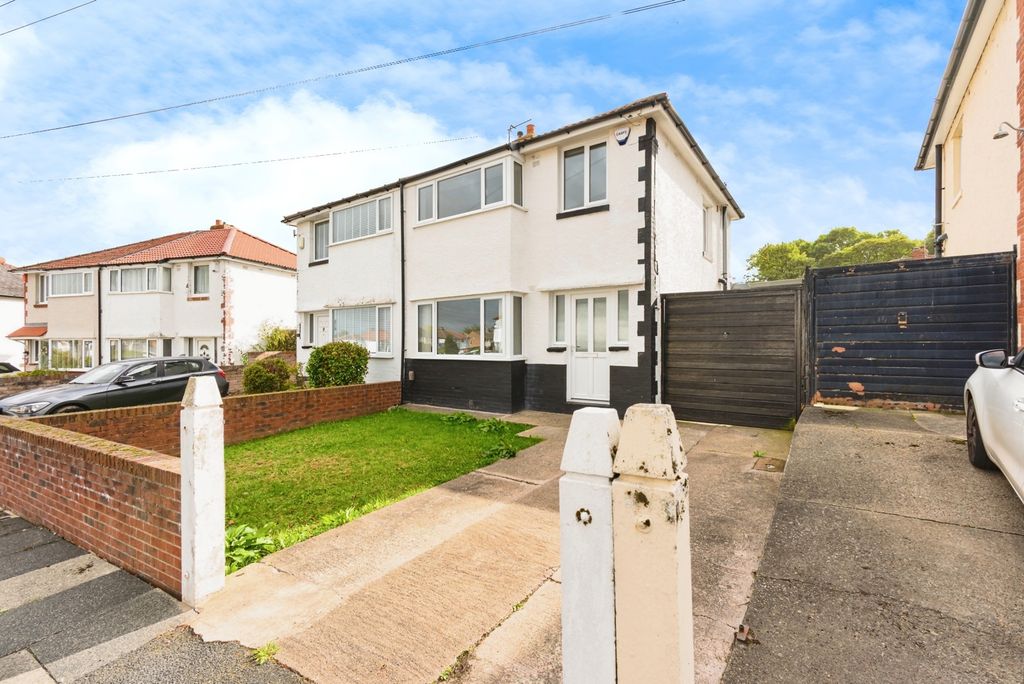 Property photo 1 of 10 External