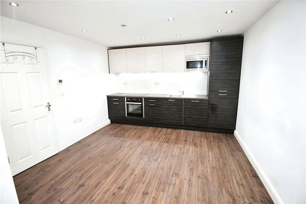 Property photo 2 of 6 Lounge/Kitchen