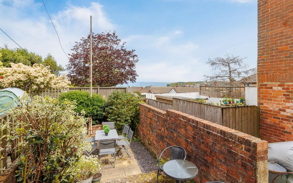 Property photo 2 of 32