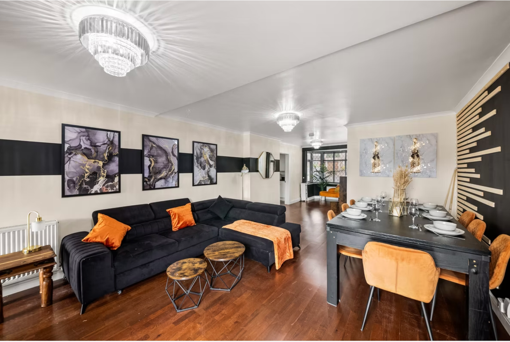 Property photo 2 of 27