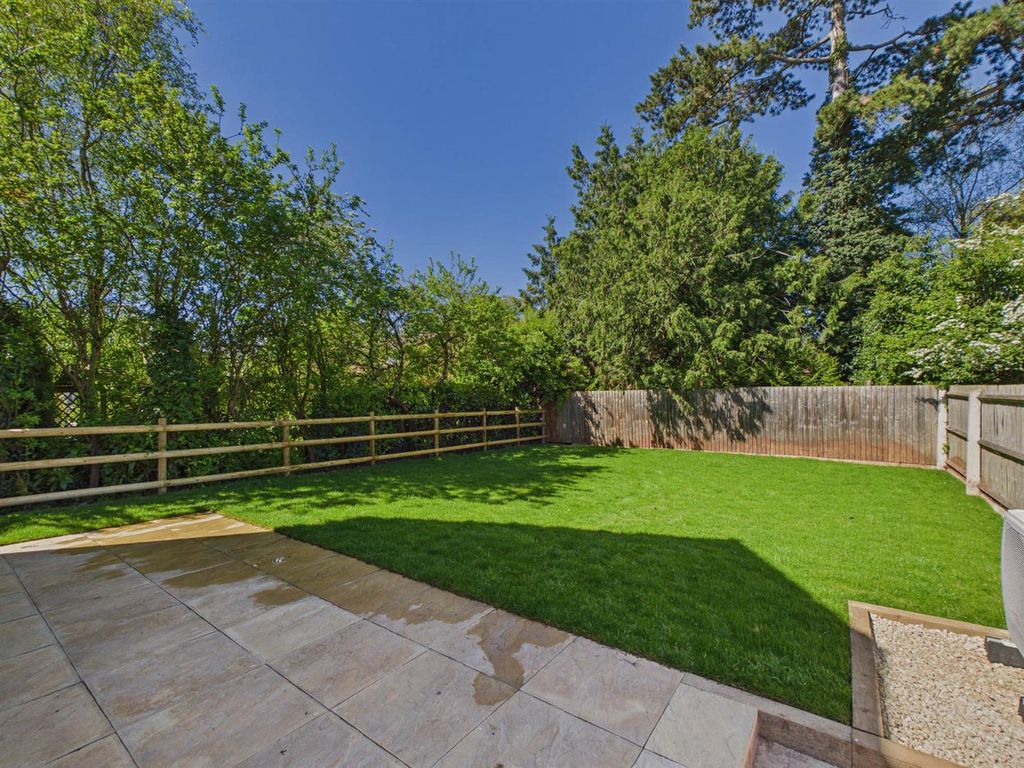 Property photo 3 of 16 Cam03972G0-Pr0340-Still014.Jpg