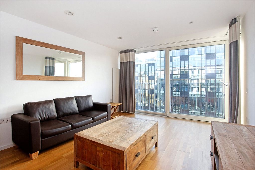 Property photo 1 of 16 Reception/Kitchen