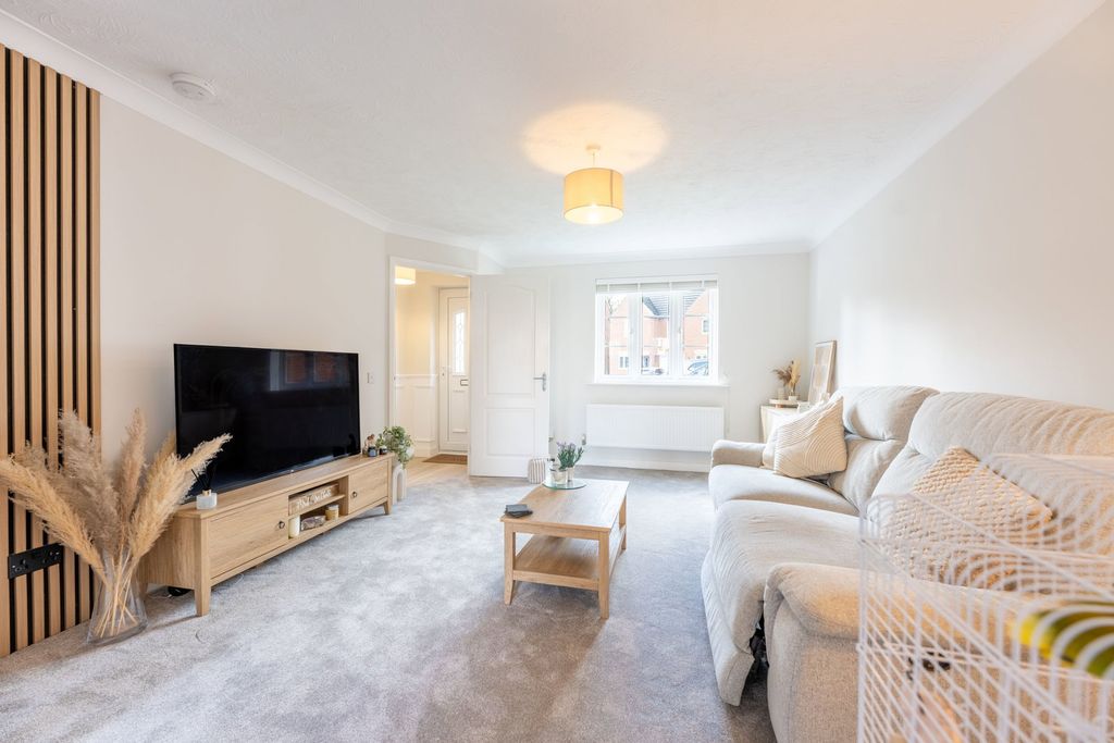 Property photo 3 of 17