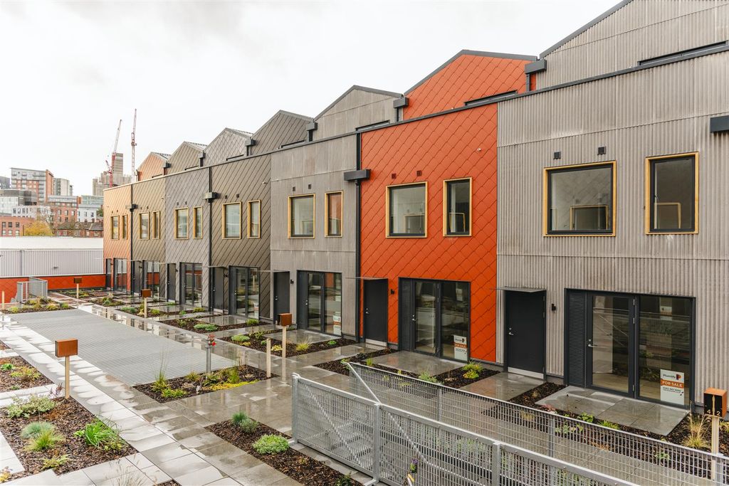 Property photo 1 of 32 Kelham Central -17 (2).Jpg