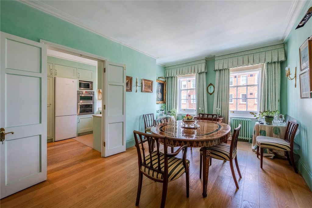 Property photo 3 of 14 Dining Room