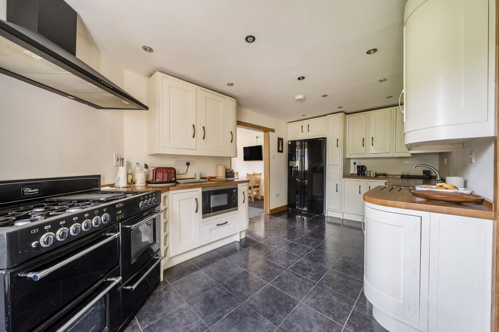 Property photo 2 of 26 1339748-4-689Df5d04017E