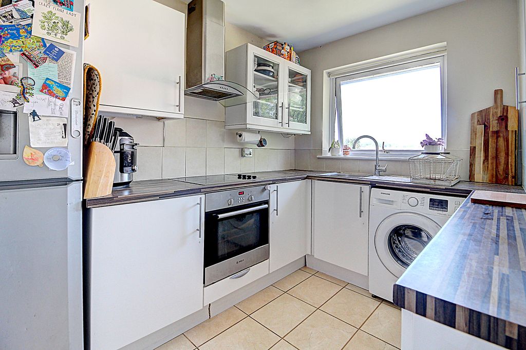 Property photo 3 of 16 Kitchen