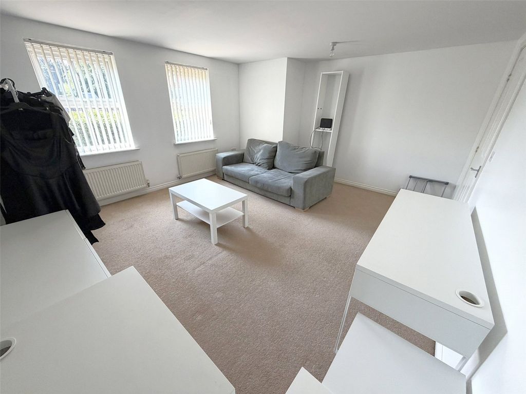 Property photo 3 of 8 Picture No. 09