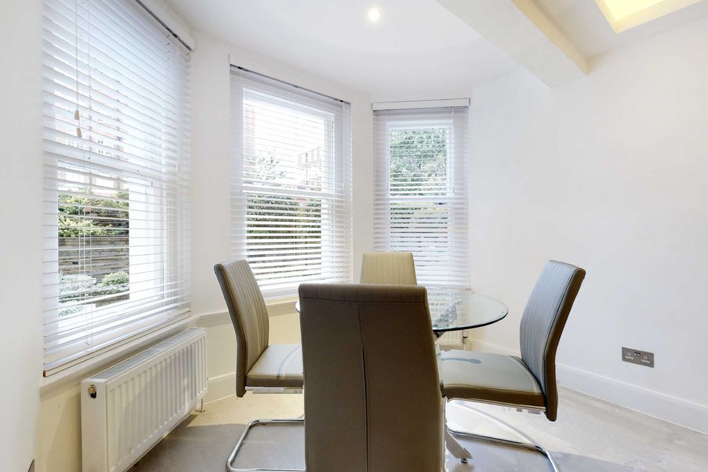 Property photo 2 of 10 Photo