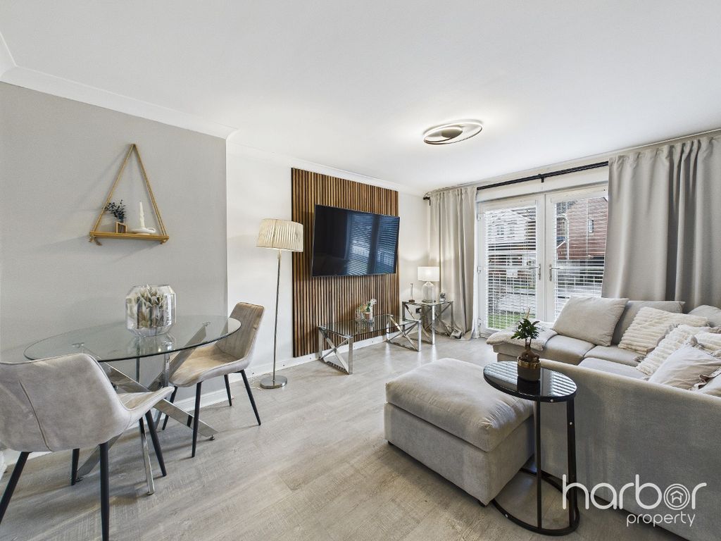 Property photo 2 of 15 4749594