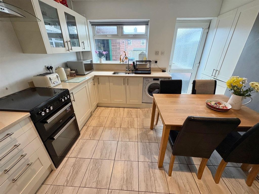 Property photo 2 of 19 Ral Kit 1.Jpg