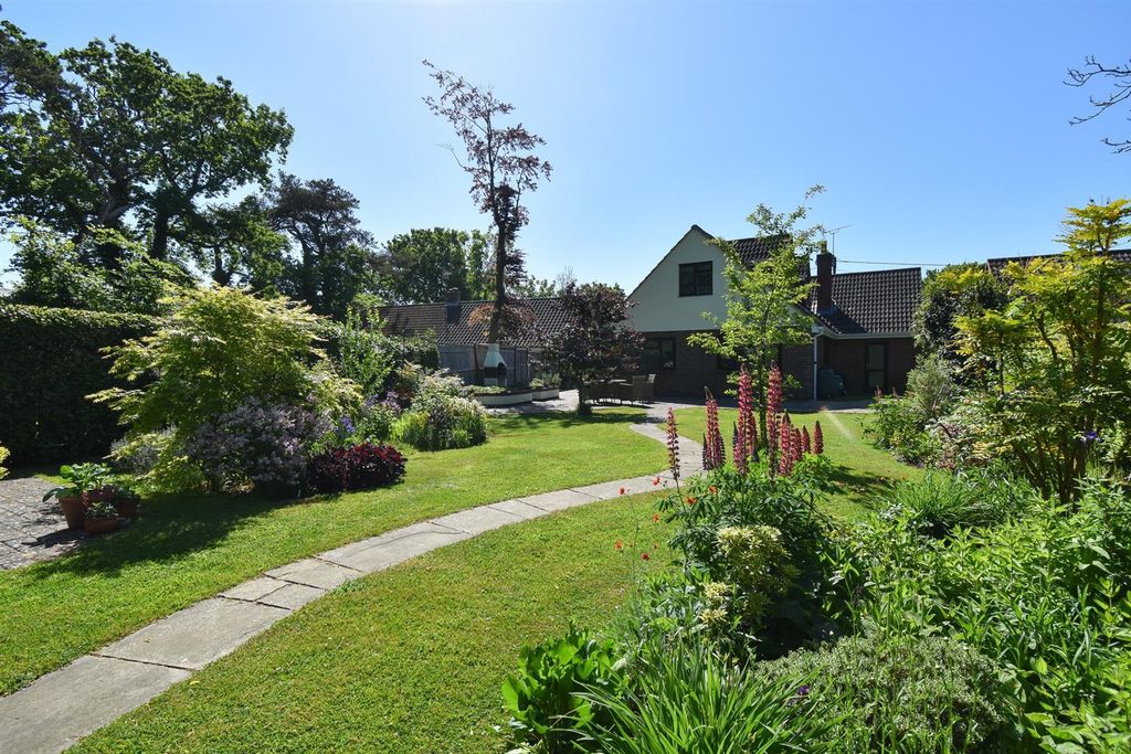 Property photo 1 of 29 Garden