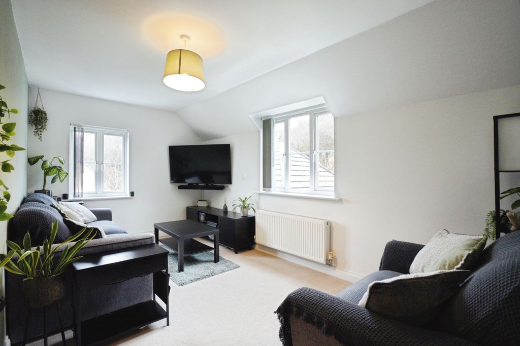 Property photo 3 of 20