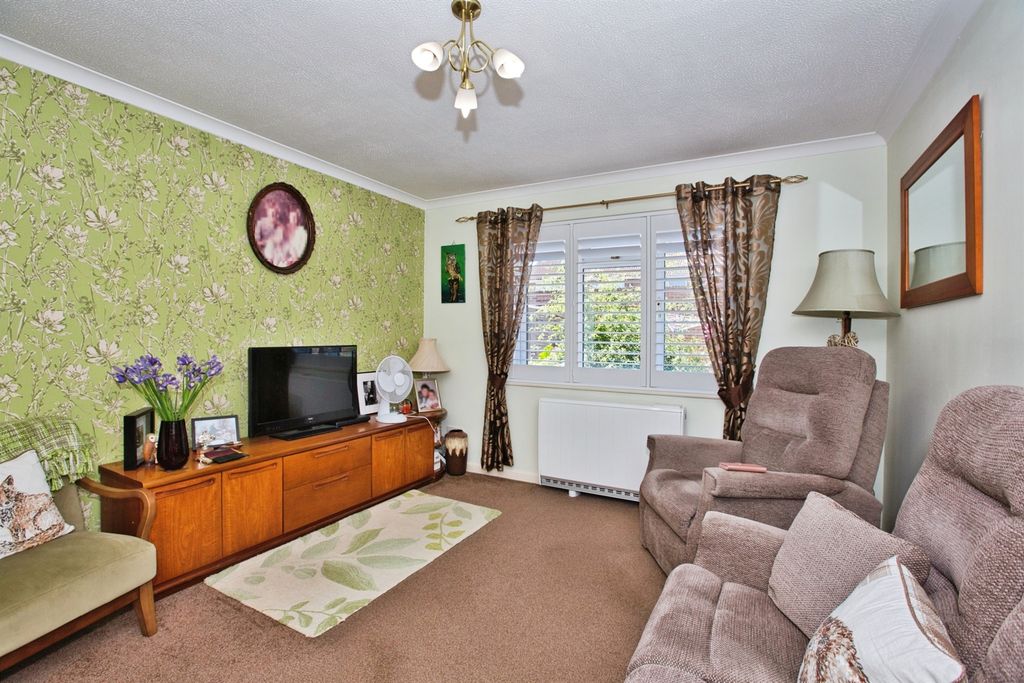 Property photo 2 of 11