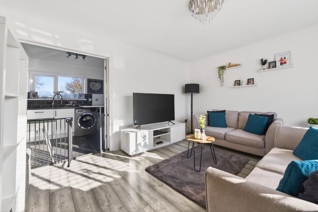 Property photo 2 of 19 4790144