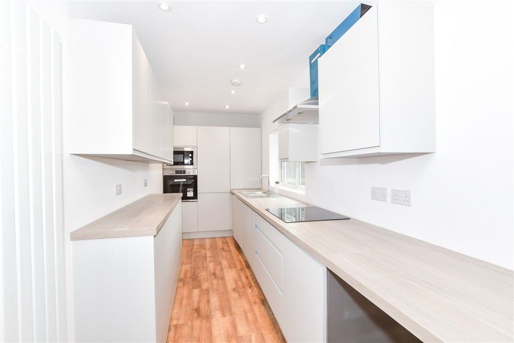 Property photo 1 of 10 Kitchen