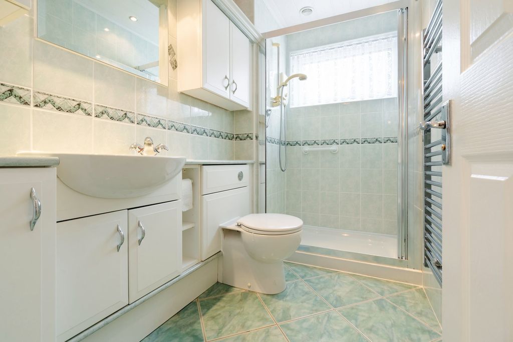 Property photo 3 of 28