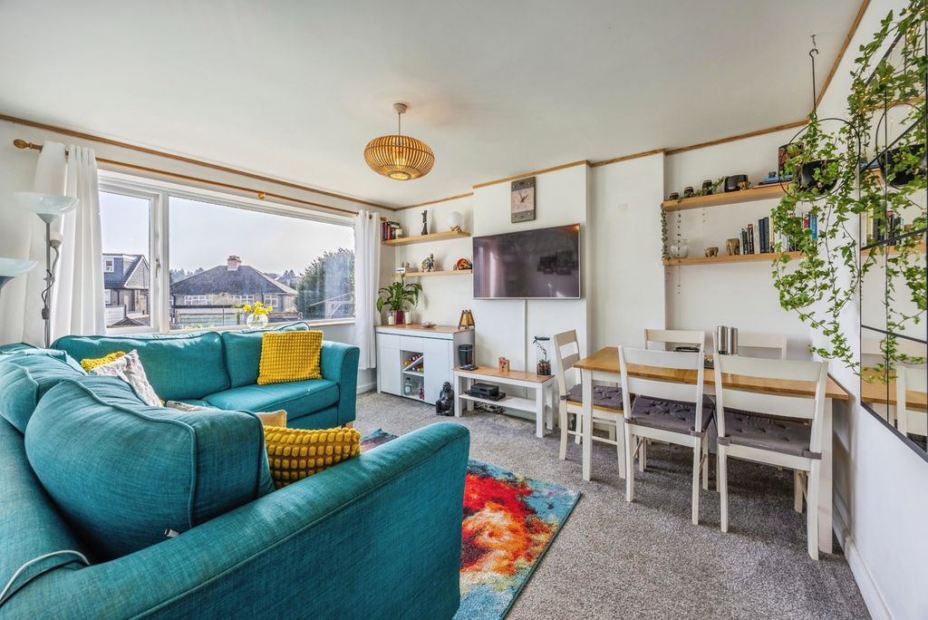 Property photo 2 of 15 Pbox-Img.Jpg