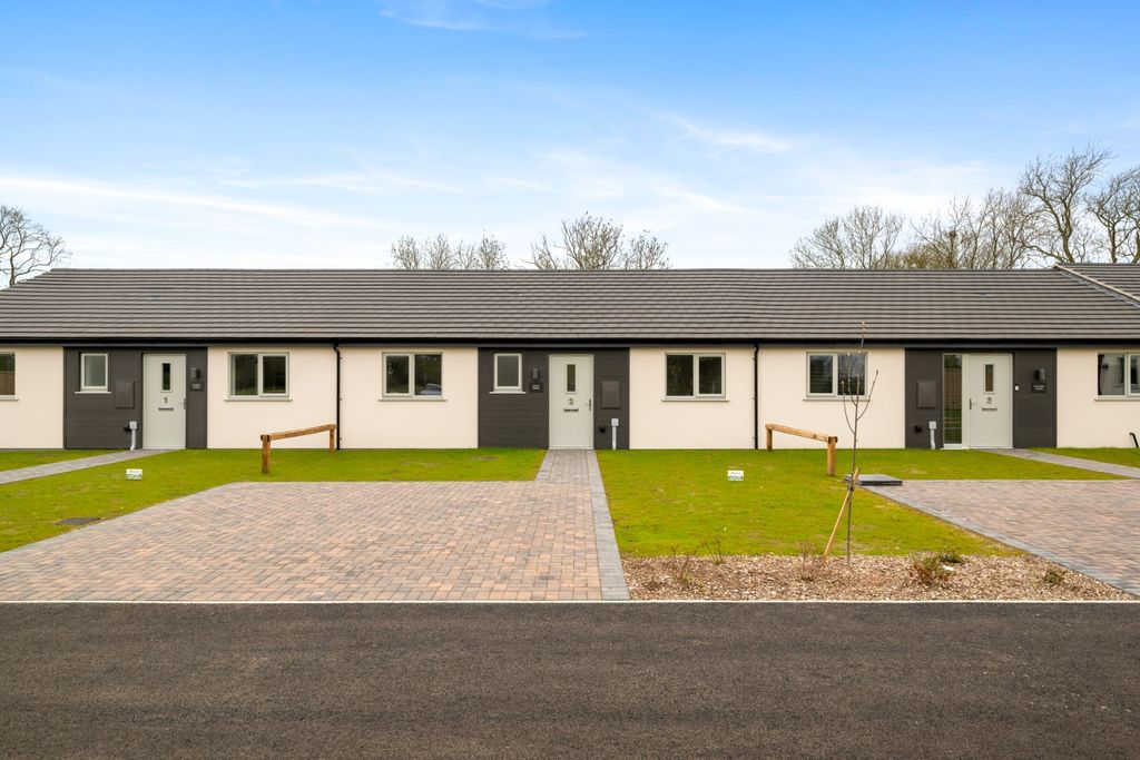 Property photo 1 of 15 5026981