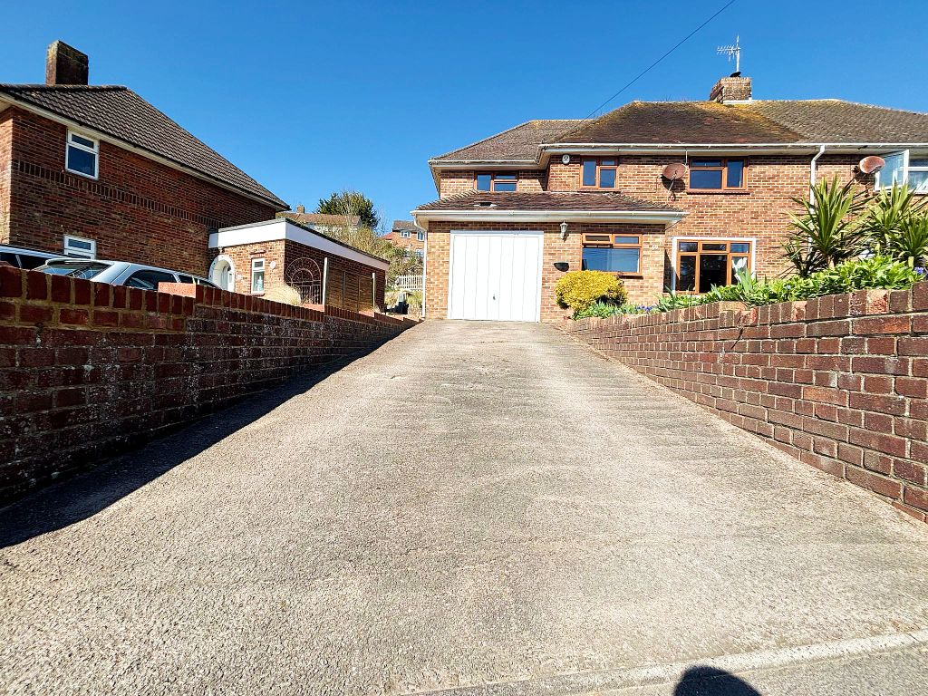 Property photo 2 of 25