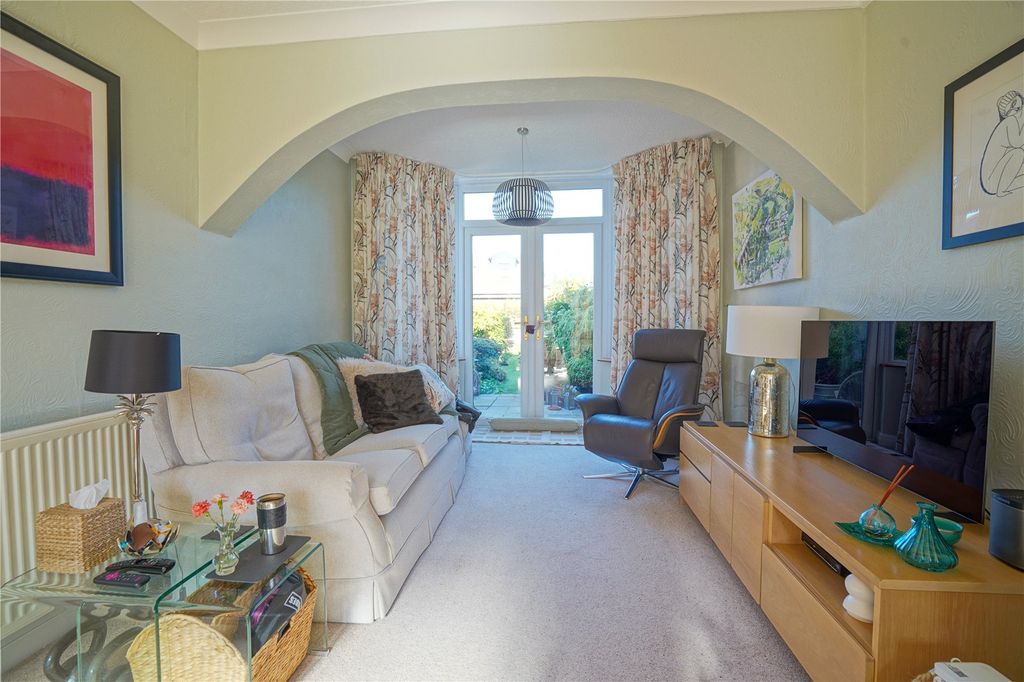 Property photo 2 of 19 Picture No. 09