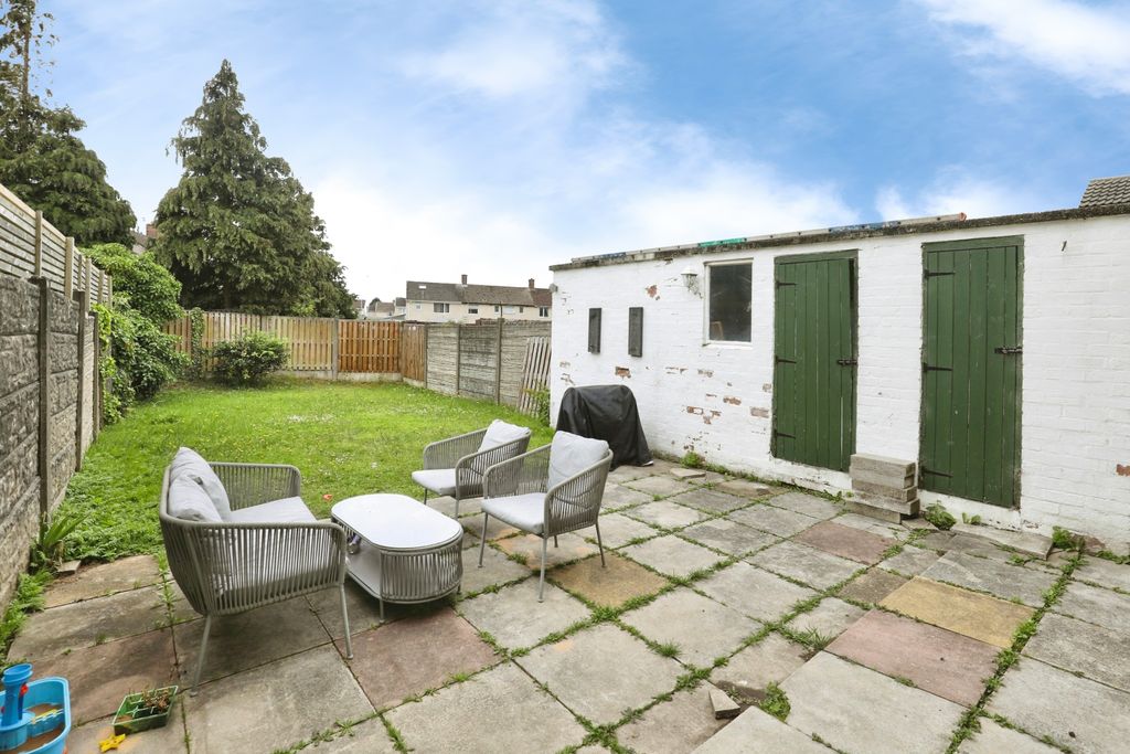 Property photo 2 of 22